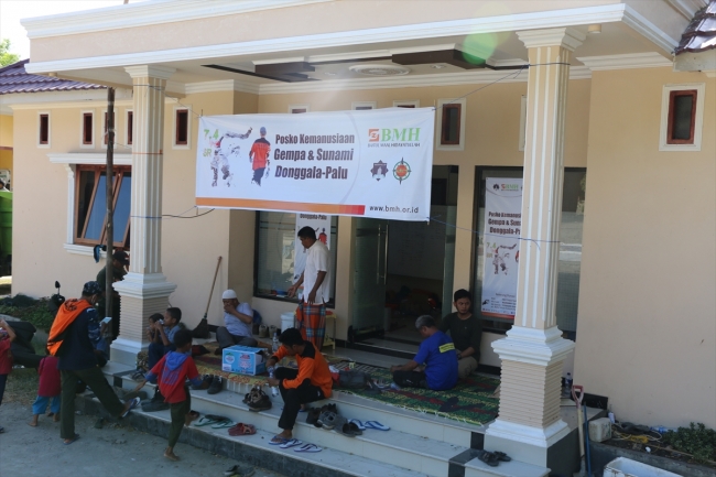 Tsunaminin ardından sahile cesetler vurmaya başladı